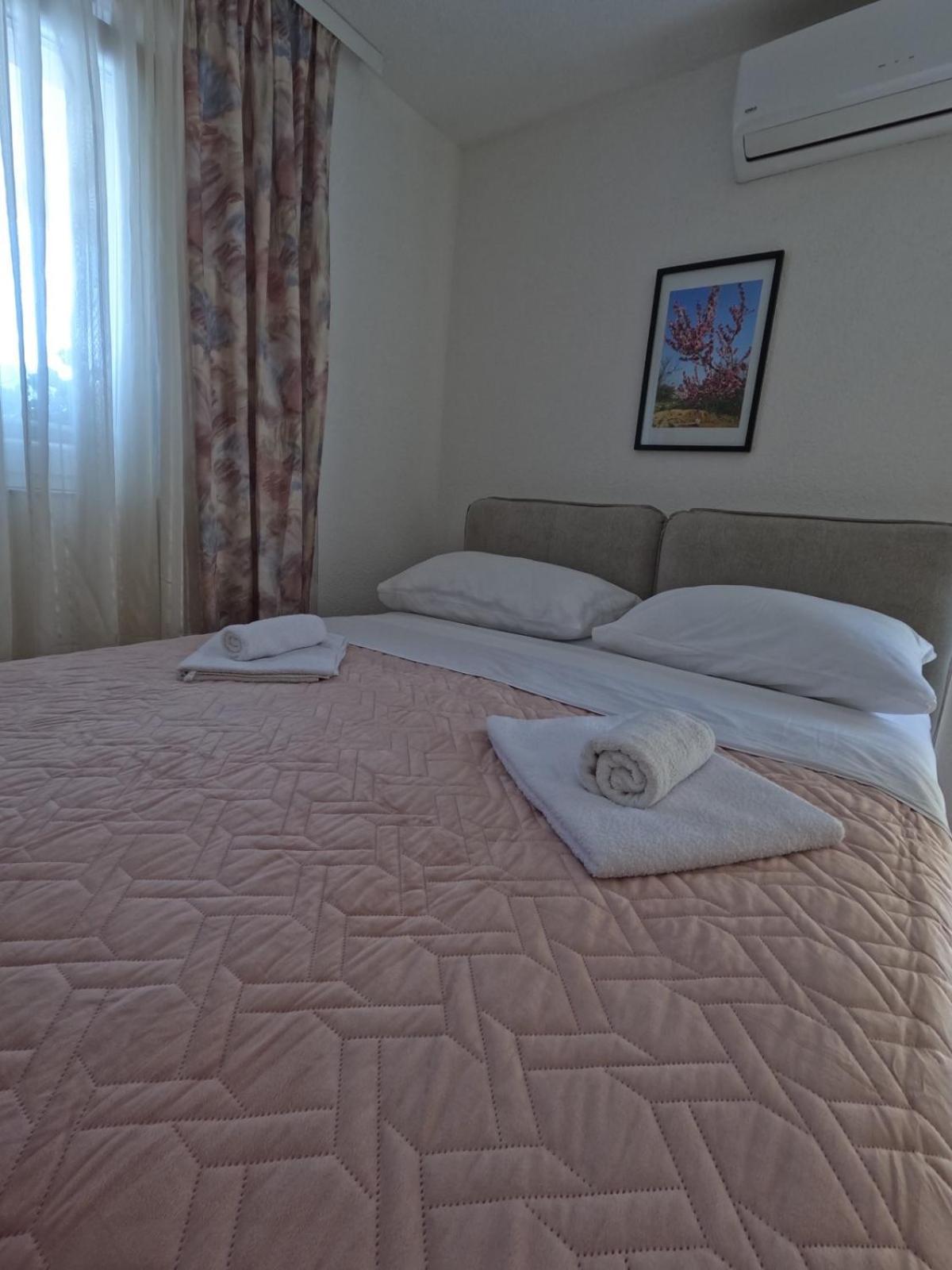 Apartmani Lena 希贝尼克 外观 照片