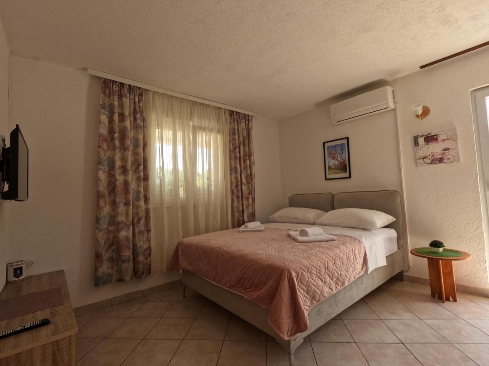 Apartmani Lena 希贝尼克 外观 照片